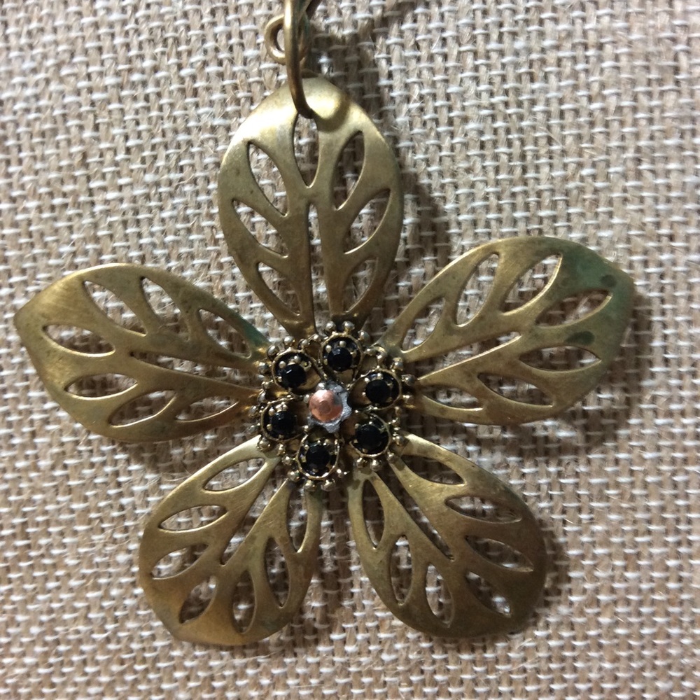 Handcrafted necklace, cold connection, flower